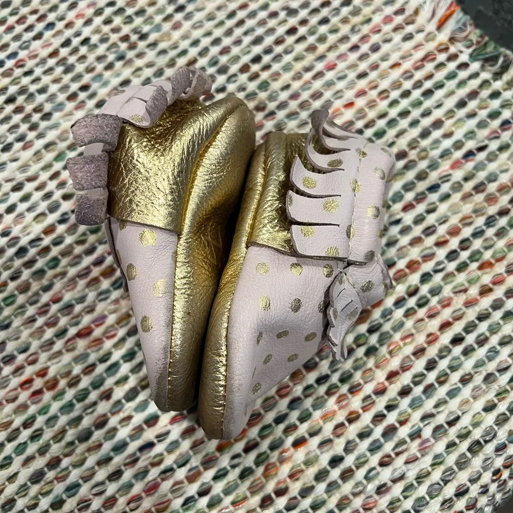 Freshly Picked Pink Gold Polkadot Fringe Leather‎ Baby Moccasins Sz Infant 2